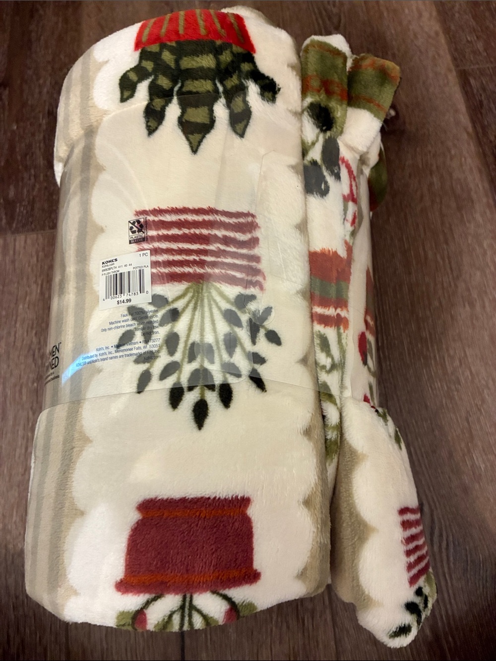 The Big One Oversized Plush Throw. Potted Plants Design. New - Picture 4 of 5